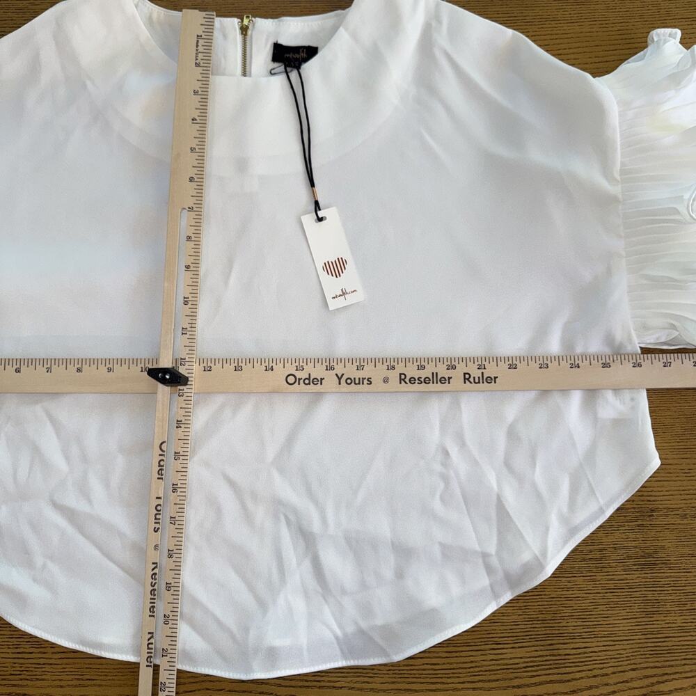 OntWelfth NWT Pleated Ruffle Sleeve Top Sz L Zip Back Oversized So Pretty Chic - Picture 6 of 8